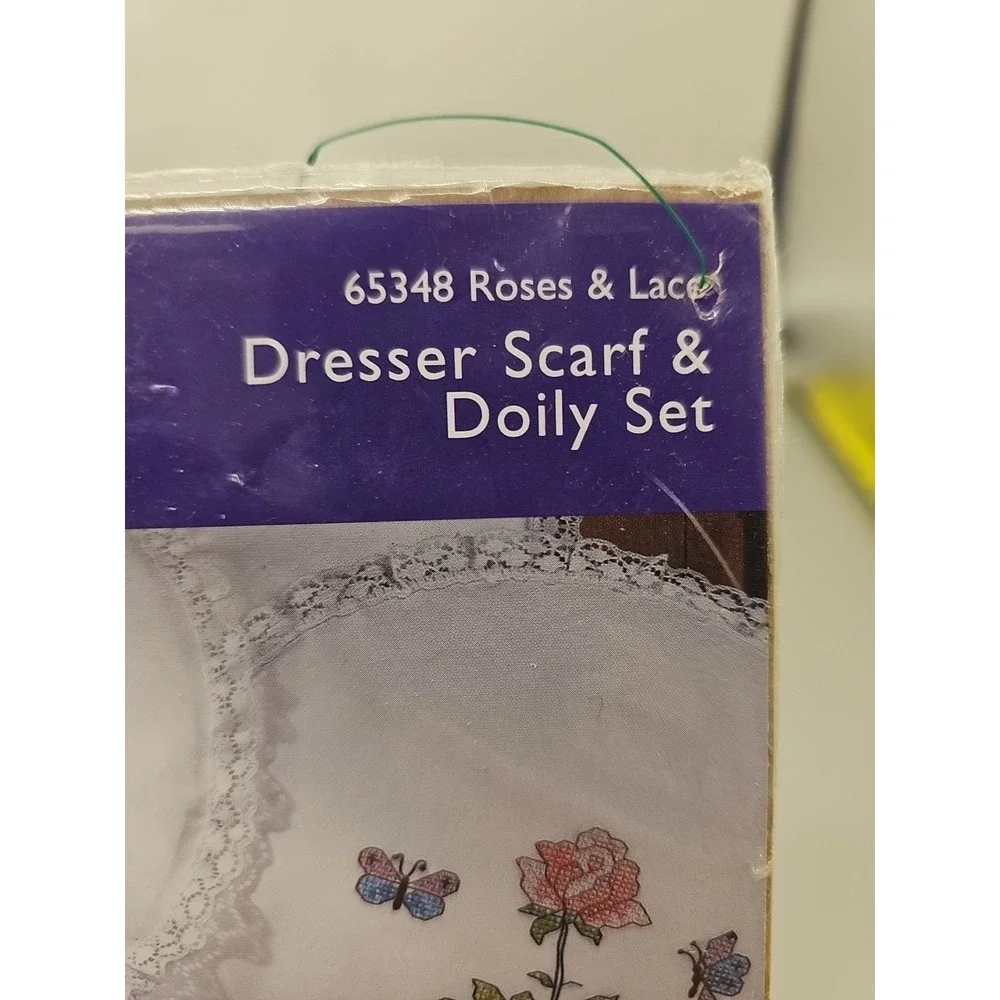 Dresser Scarf & Doily Embroidery Stamped Linen Lot Of 2 Floss Not Include New